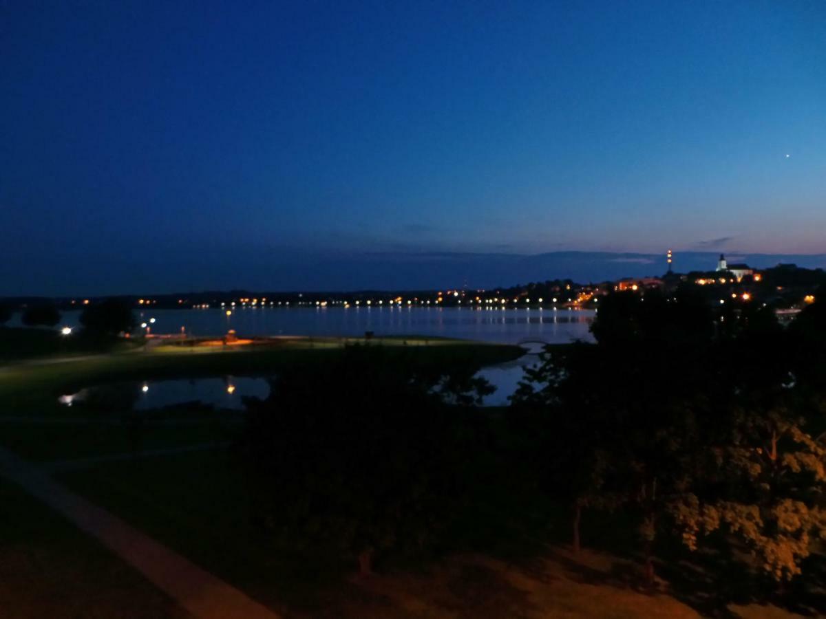 Cozy Apartment With A Wonderful Lake View Telšiai Zewnętrze zdjęcie